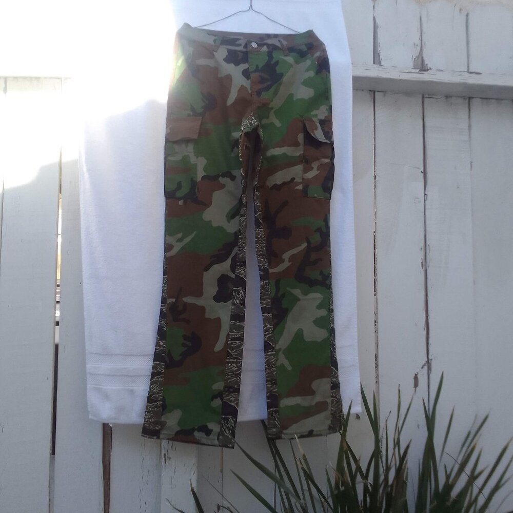 Bundle matching suglasses&trendy camo straight pants brand new